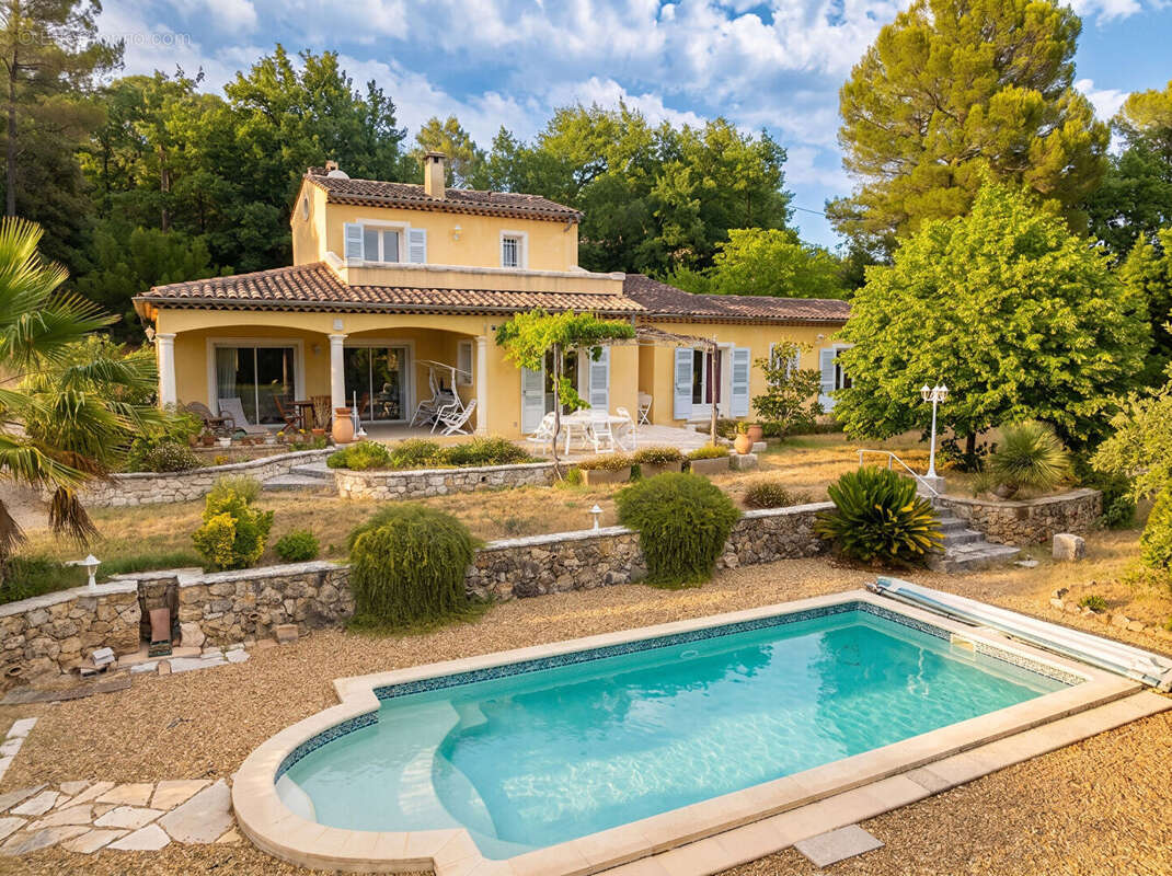 Exclusivité à lorgues !tranquillité absolue en bout d'impasse - photo 2