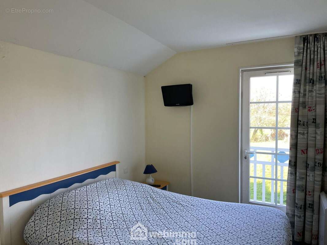 CHAMBRE AVEC BALCON - Maison à TALMONT-SAINT-HILAIRE