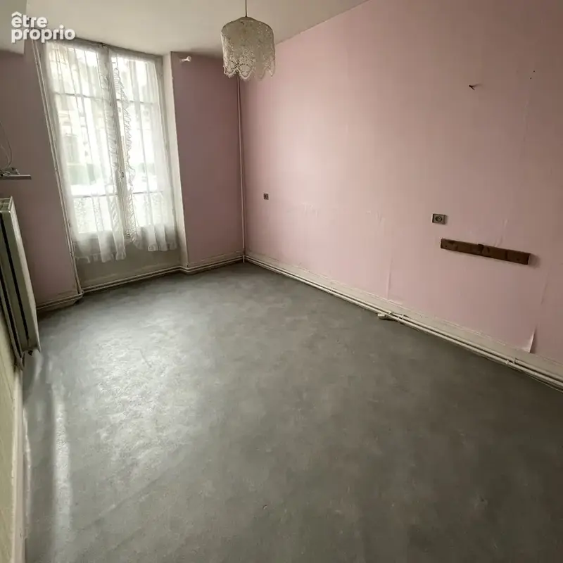 Au cœur de Léré, une maison d'habitation d'environ - photo 3
