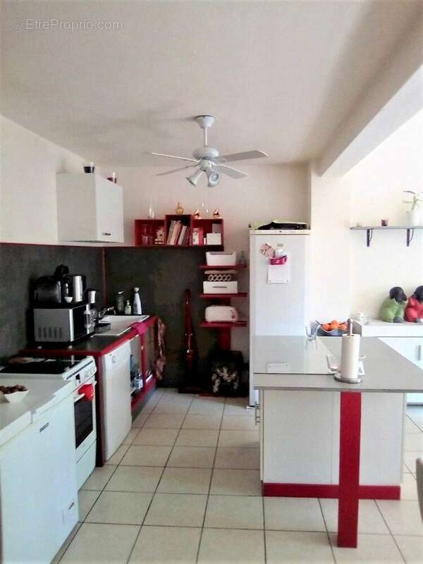 Appartement à COURNONTERRAL