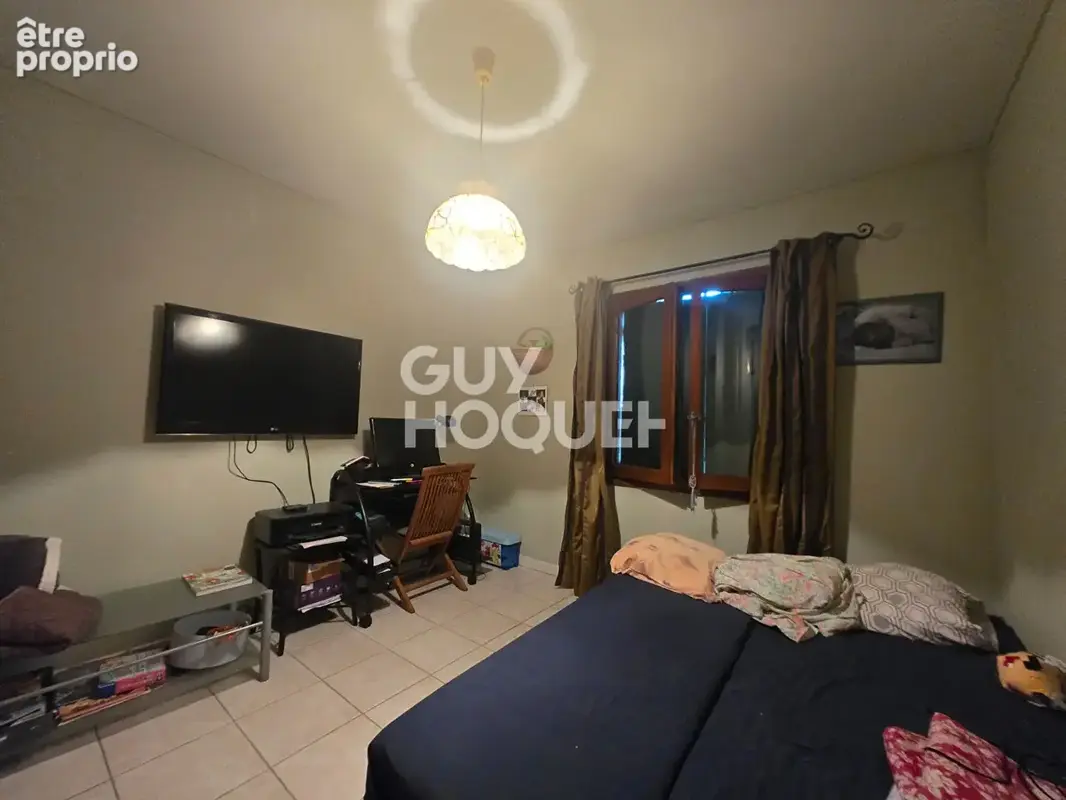 Maison 4 pièces à vendre à Connaux avec piscine et grands garages - photo 4