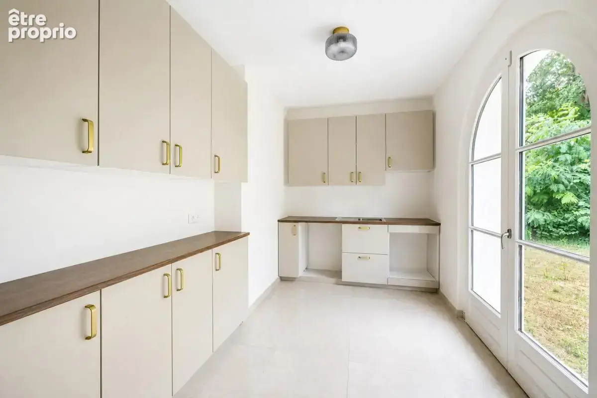 Maison de 10 pièces de 248 m² à Pontoise - photo 11