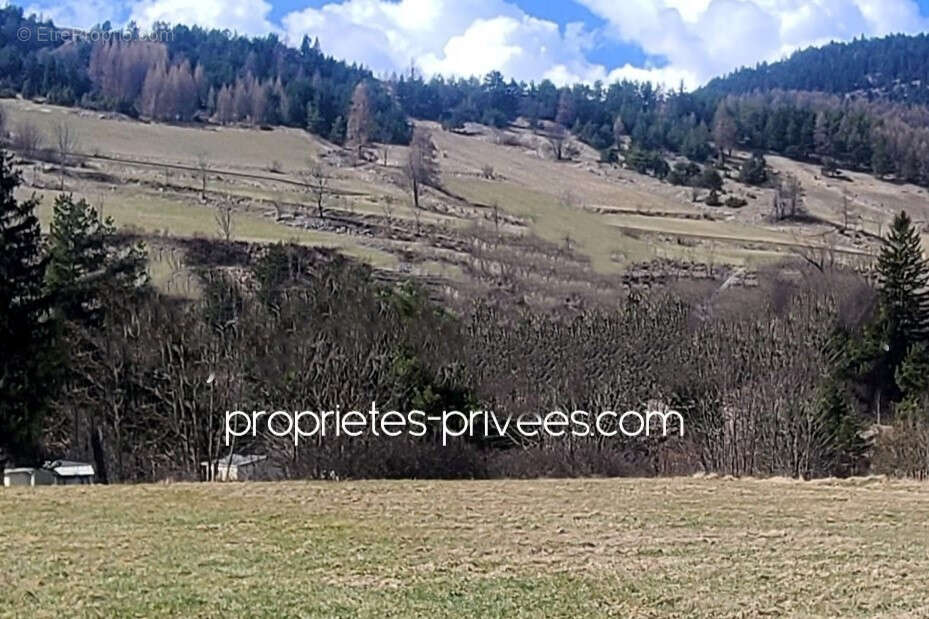 Terrain à SAINT-ETIENNE-EN-DEVOLUY