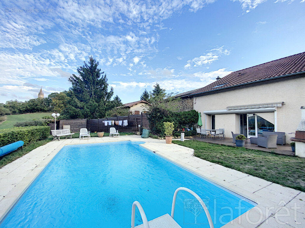 Maison à L'ISLE-D'ABEAU