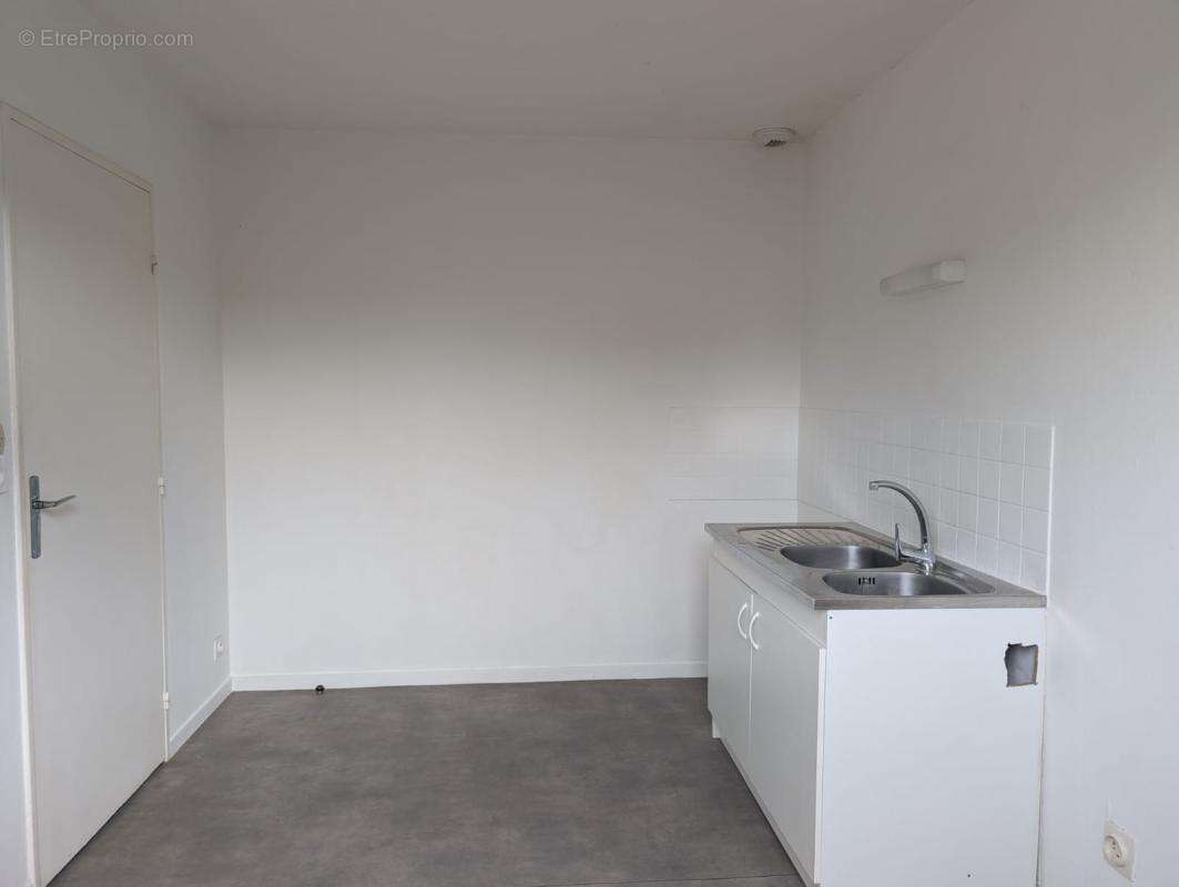 Maison à VALLON-EN-SULLY