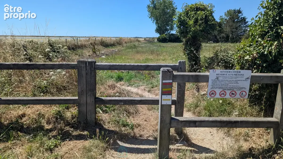 Maison familiale de 5 chambres à rénover  Sous-sol complet  Terrain de 8 291 m²  À 1,6 km de la Petite Mer de Gâvres - photo 24