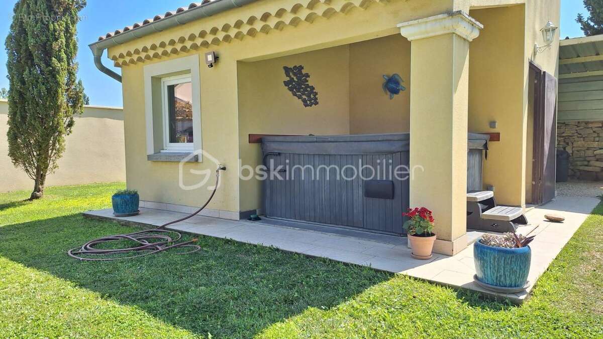 Maison à MONDRAGON