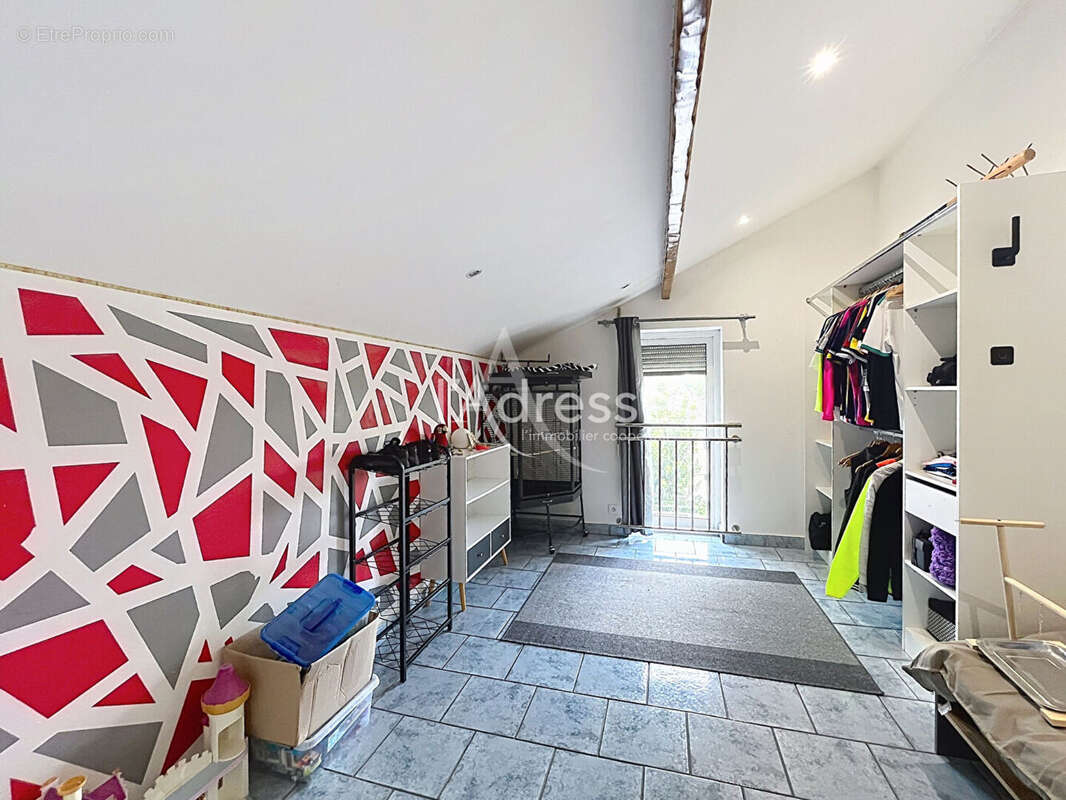 À 5 min de la gare Maison 3 chambres sur 251 m² à prix exceptionnel ! - photo 12