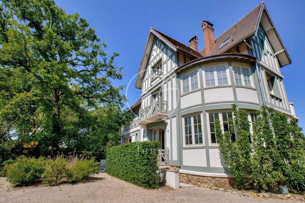 Maison à LE VESINET