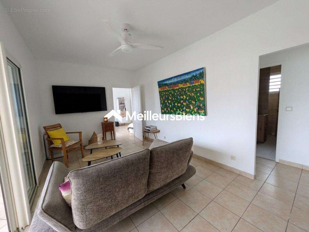 Appartement à BAIE-MAHAULT