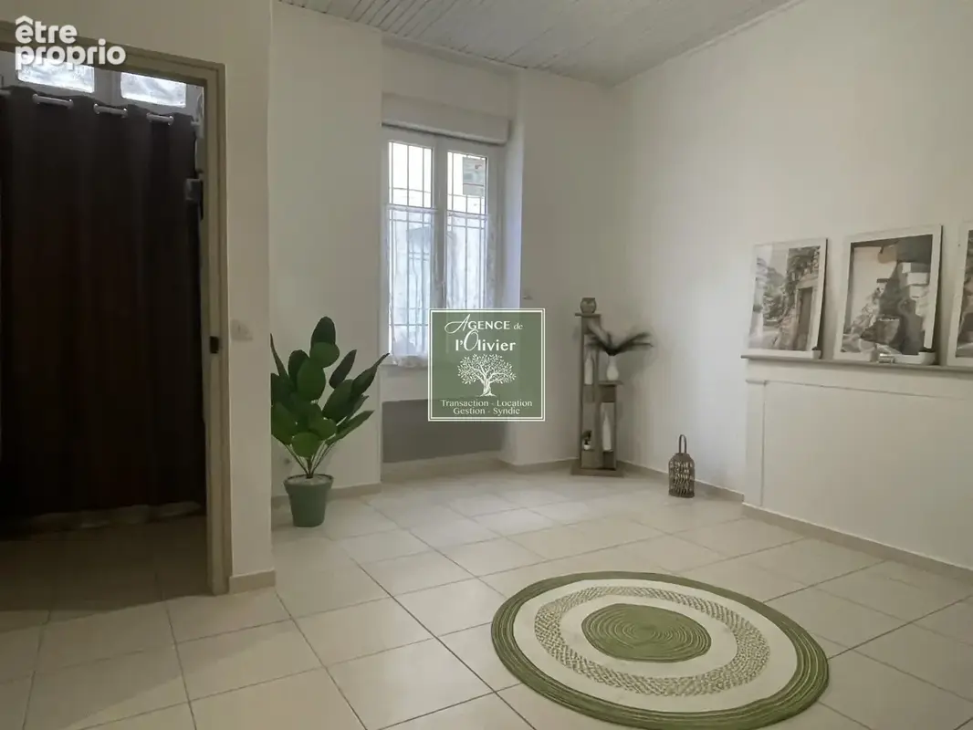 TARASCON - Appartement en RDC de 65 m2 avec cour - photo 6