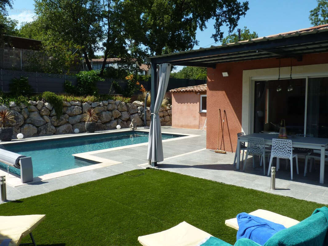 Maison à SAINTE-TULLE