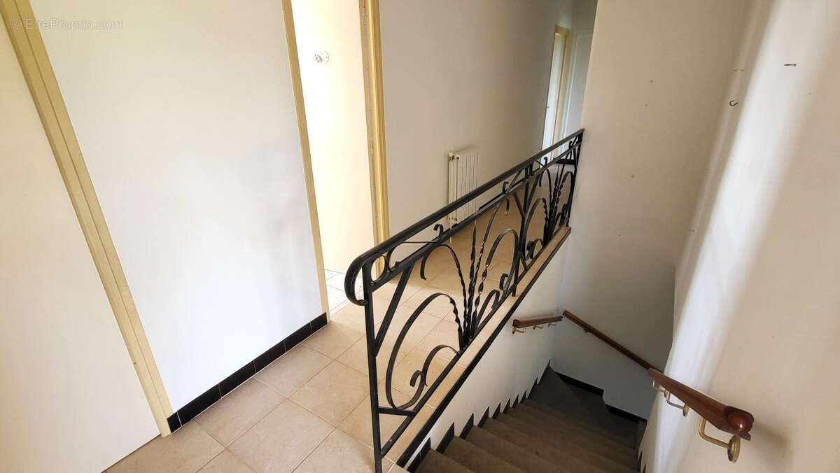 Maison à RUOMS