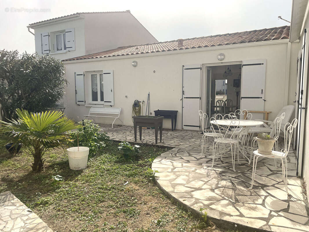 Maison à LA BREE-LES-BAINS