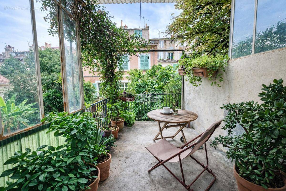 Appartement à MARSEILLE-1E