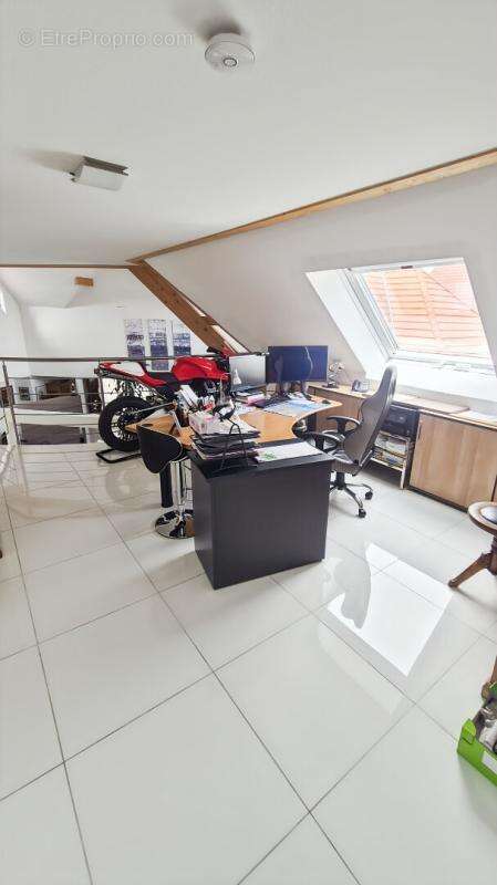 Villa d'exception de 216 m²  Prestations haut de gamme  Potentiel d'agrandissement de 108 m² - photo 16