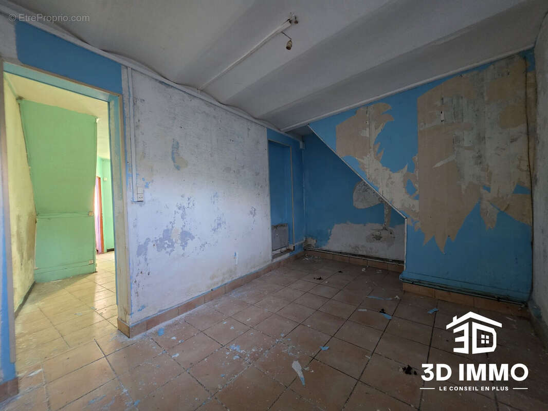 Maison à AVESNES-SUR-HELPE