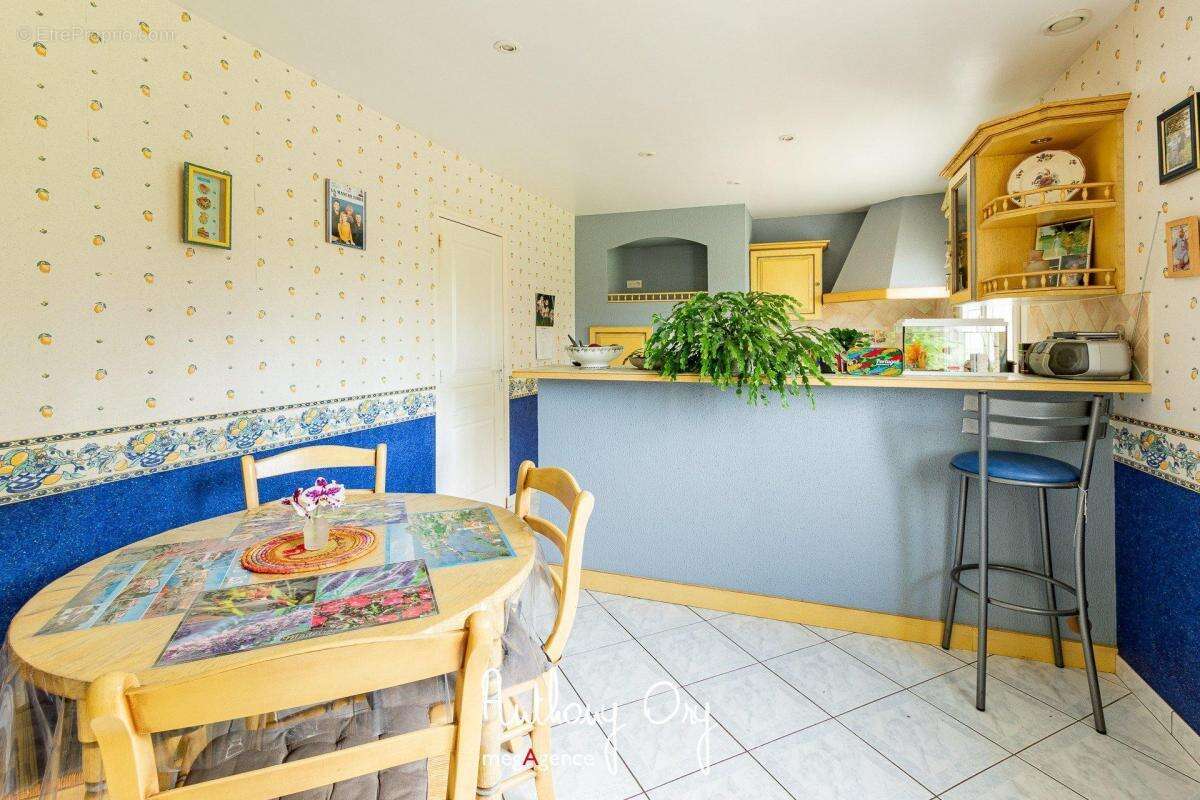 Maison à SAINT-SEVER-CALVADOS