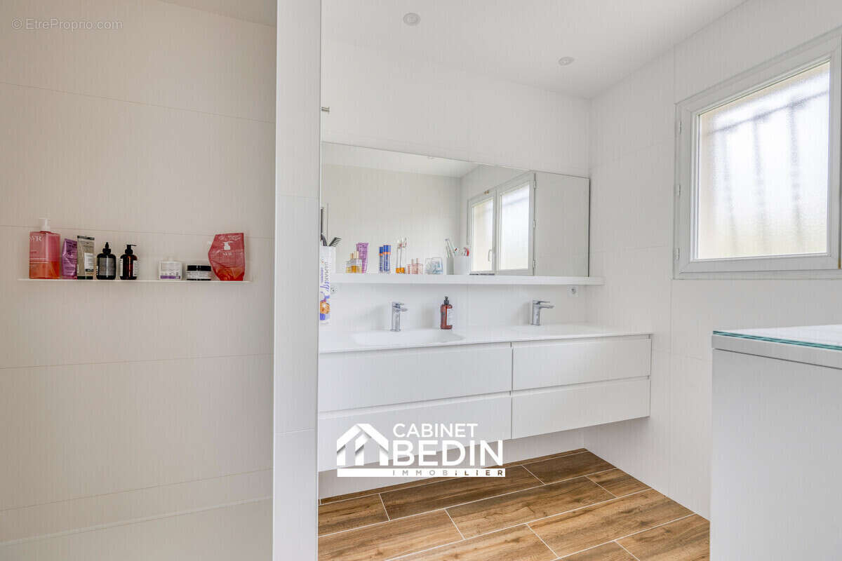 Maison 255 m² à Pessac  - photo 8