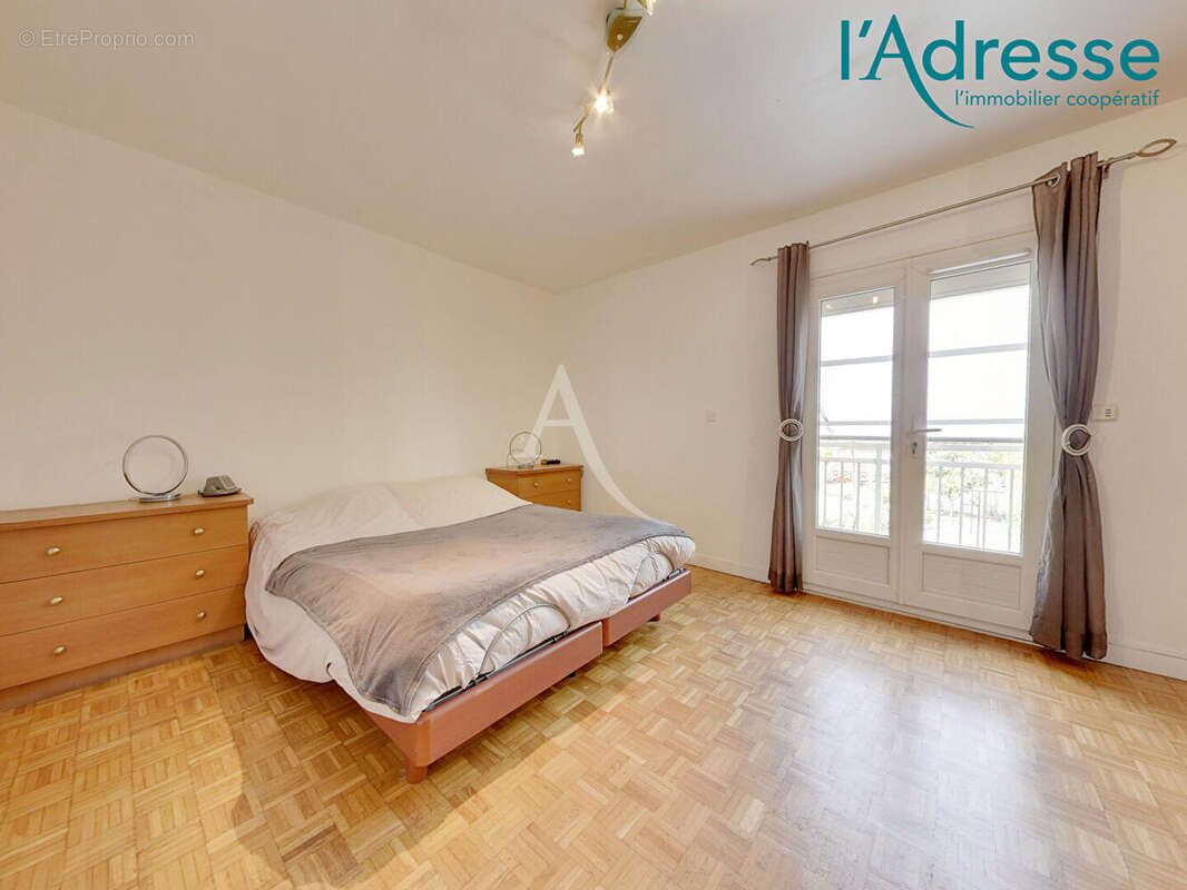 Maison la varenne / grand terrain - photo 8