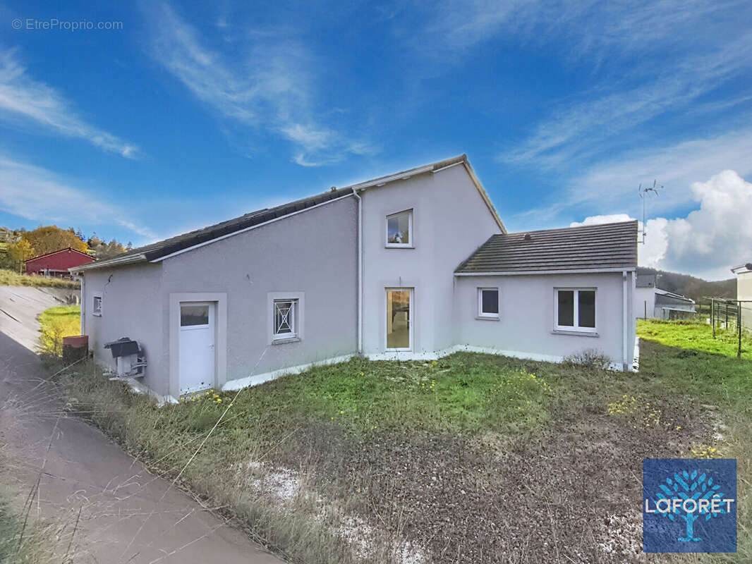 Maison à SAINT-PIERRE-EYNAC