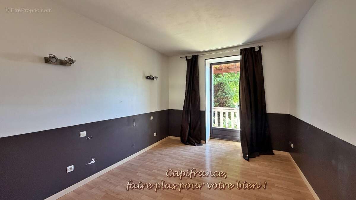 Proche LA CLAYETTE (71) Ensemble immobilier 316 m² habitables – Maison + appartement indépendant + terrain de 852 m² - photo 10