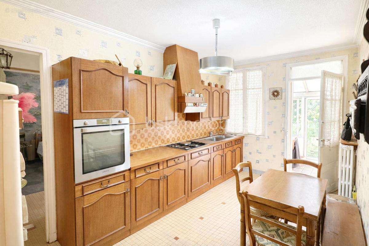 Maison à L'HAY-LES-ROSES