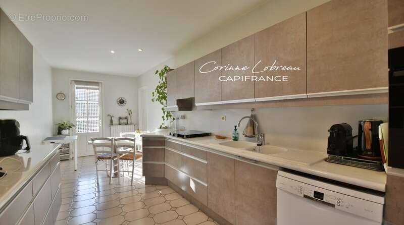 Maison à LA ROCHE-VINEUSE