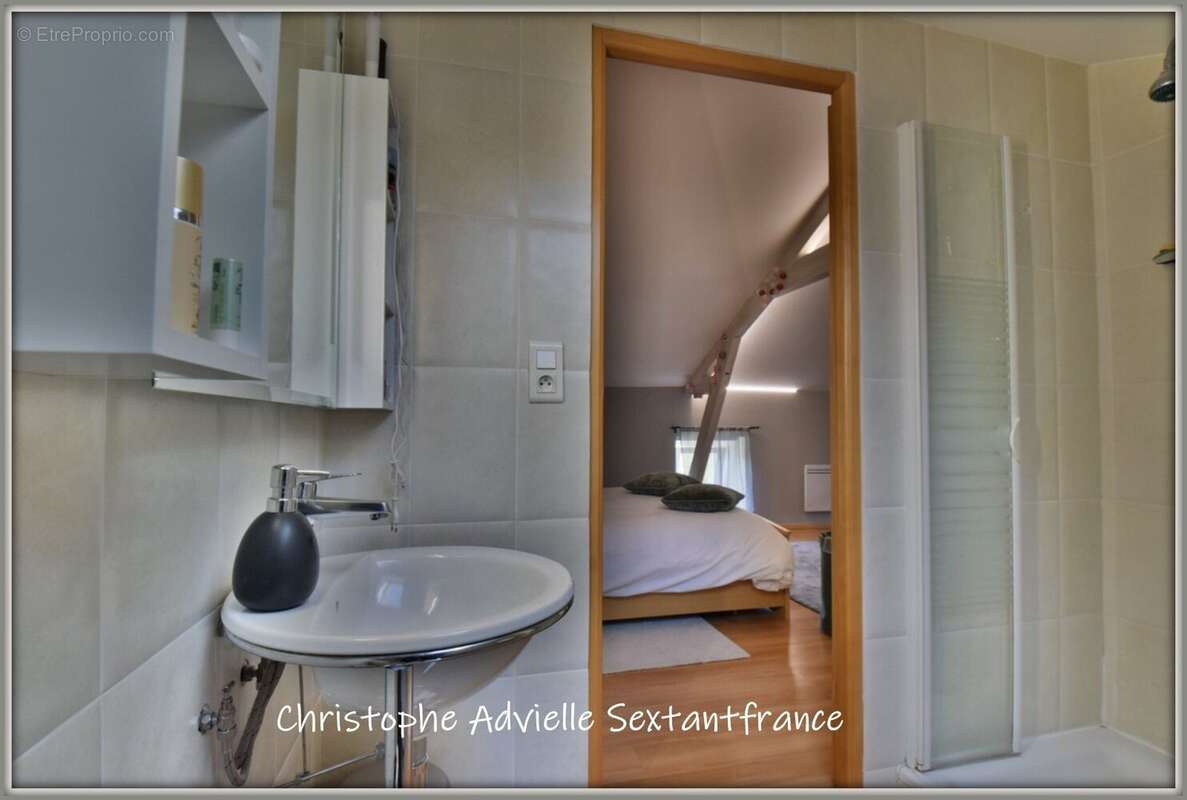 Ensemble immobilier, maison d'habitation, local commercial et gîtes sur 9127 M2 - photo 7