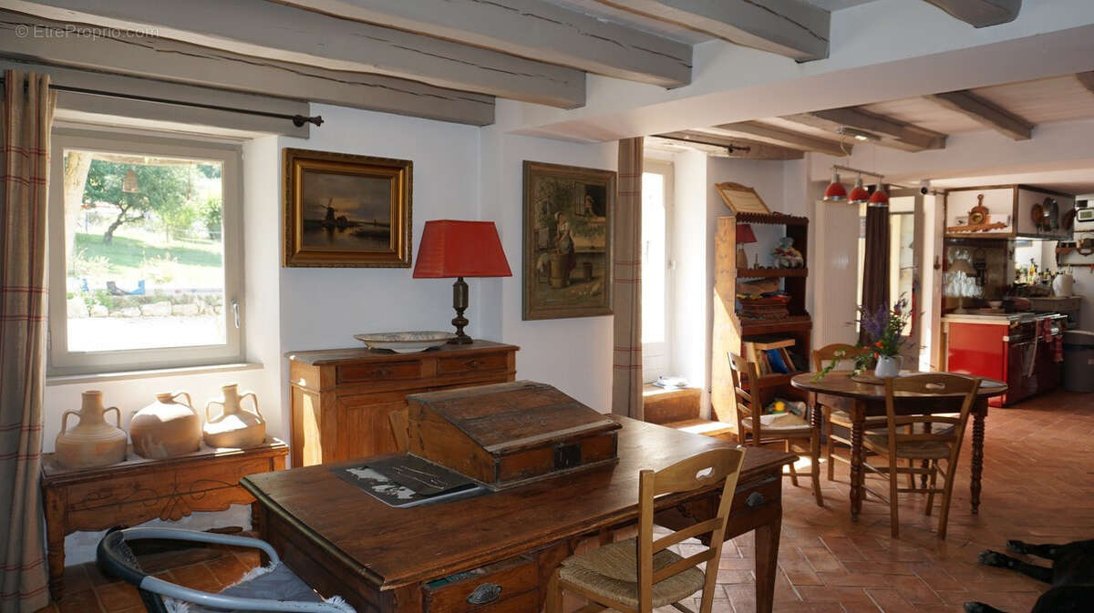 Maison à CASTELNAU-MONTRATIER