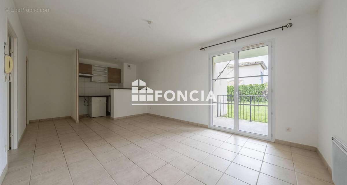 Appartement à SAINT-MARTIN-LACAUSSADE