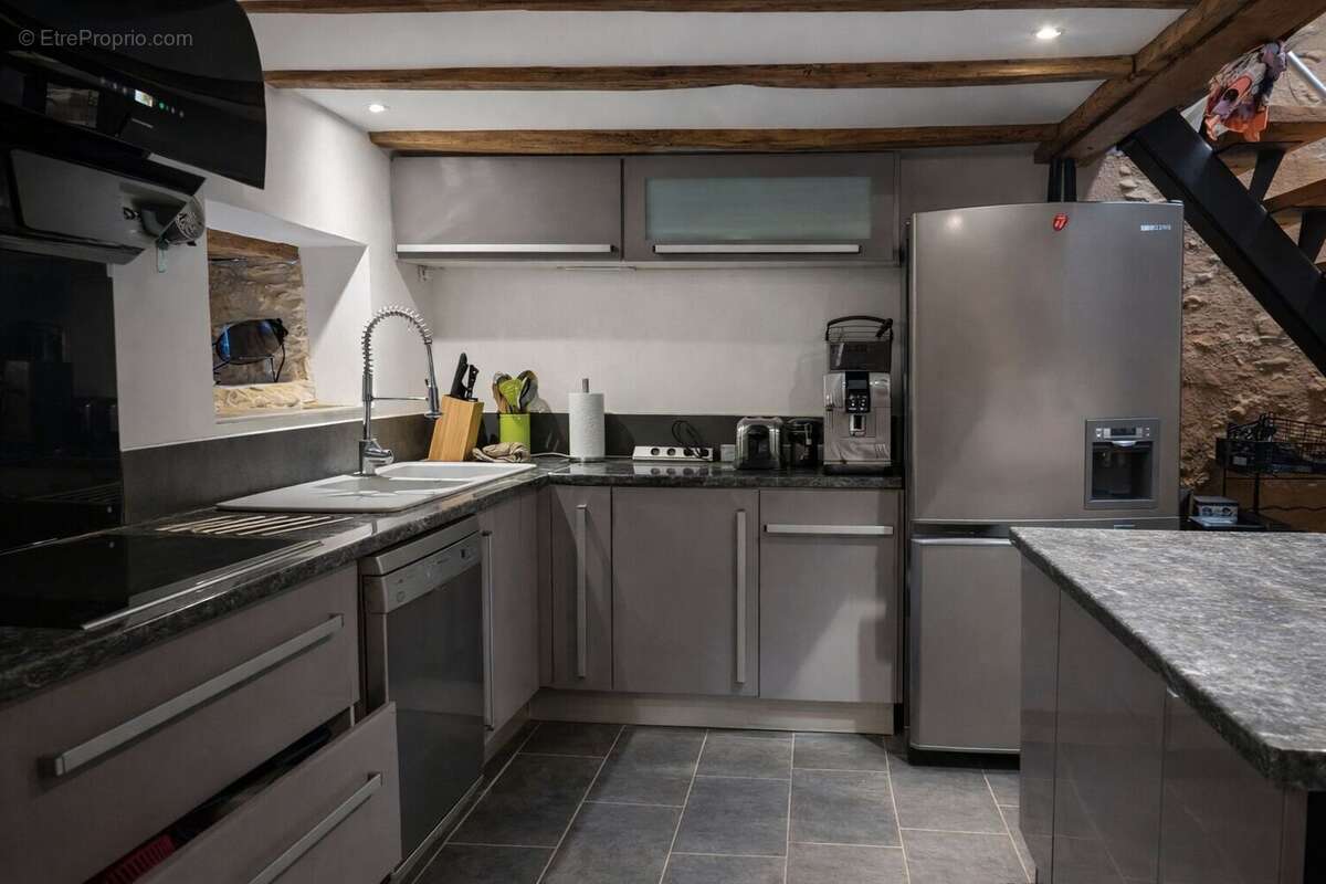 Cuisine - Maison à CUBJAC