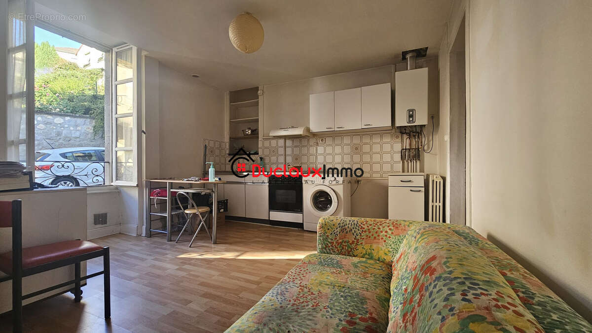 AURILLAC - Quartier très recherché - Immeuble en MONOPROPRIETE - photo 3