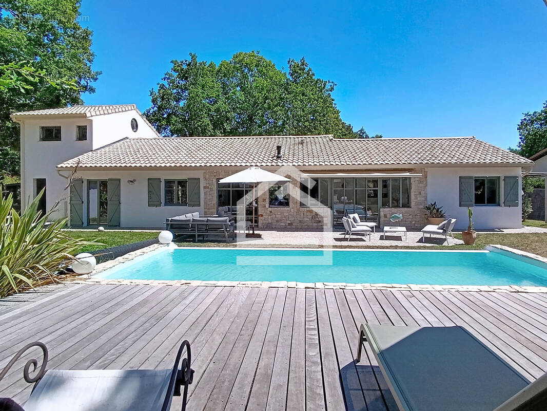 Maison renovee aux allures provencales avec piscine et bain nordique - saint medard en jalle as - photo 6