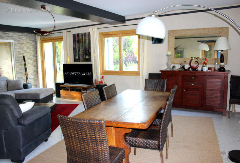 Maison à FARGUES-SAINT-HILAIRE