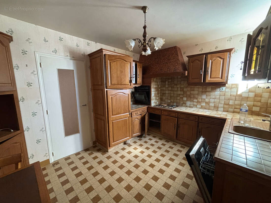 Maison traditionnelle 5 chambres – Sous-sol total – Fort potentiel BLENEAU (89) - photo 7