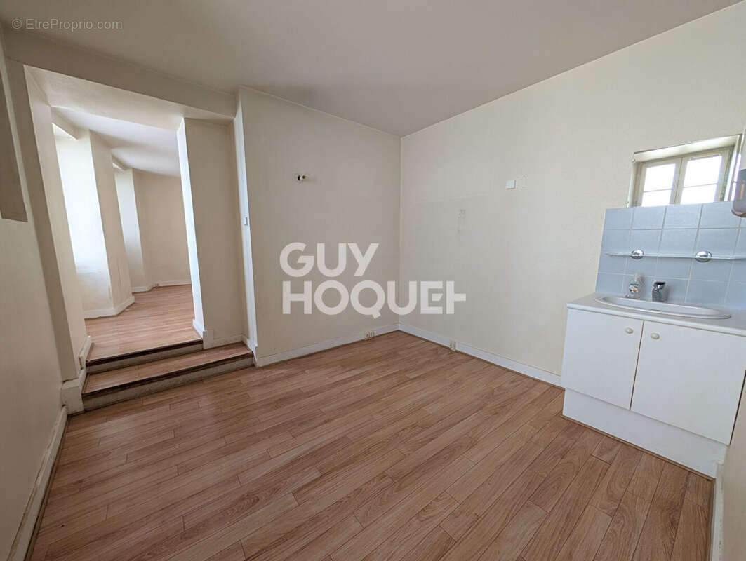 Commerce à LOUVECIENNES