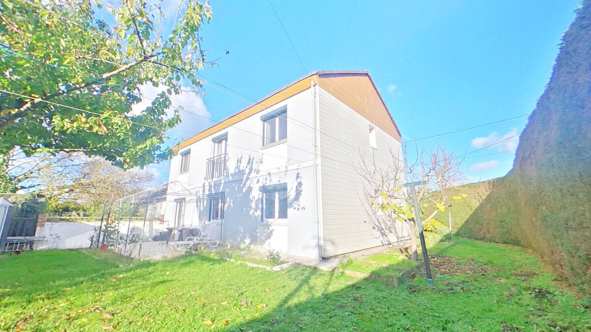 Maison à SAINT-SEBASTIEN-SUR-LOIRE