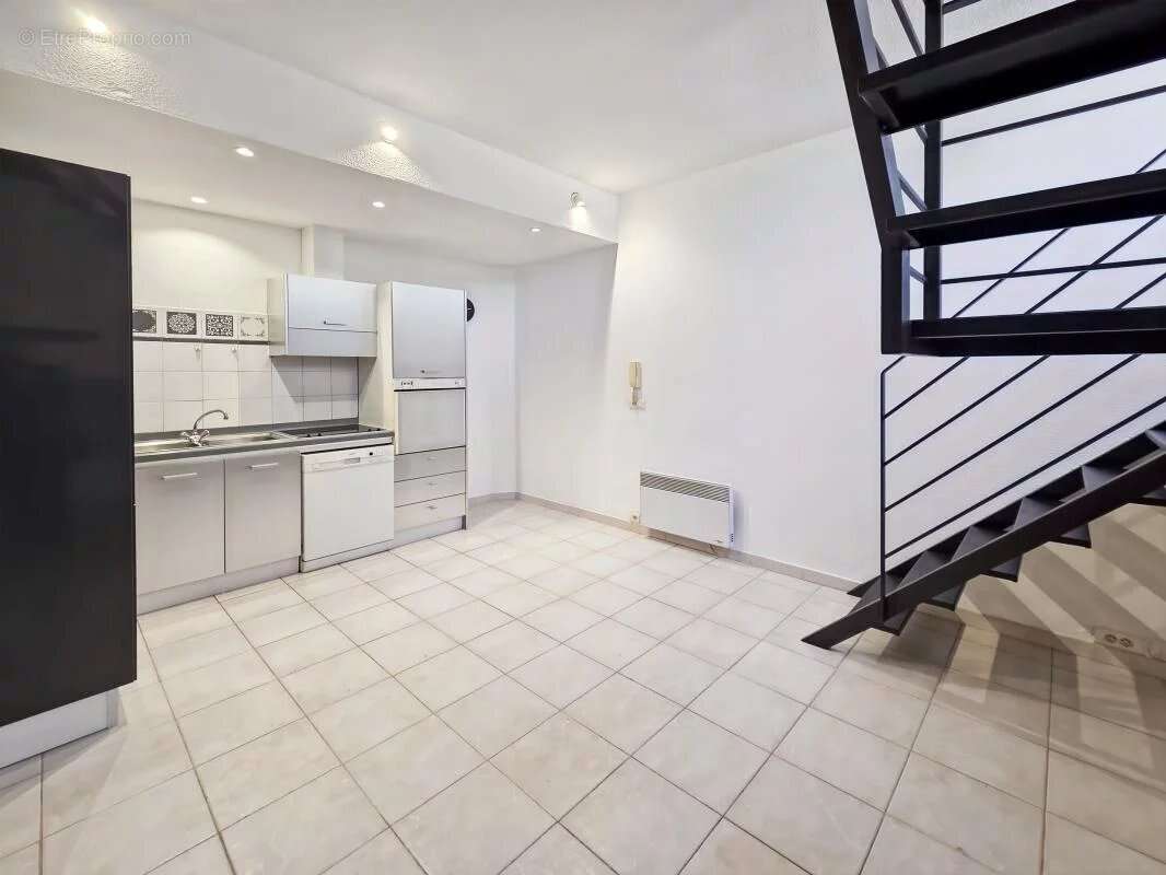 Appartement à VILLENEUVE-LES-AVIGNON