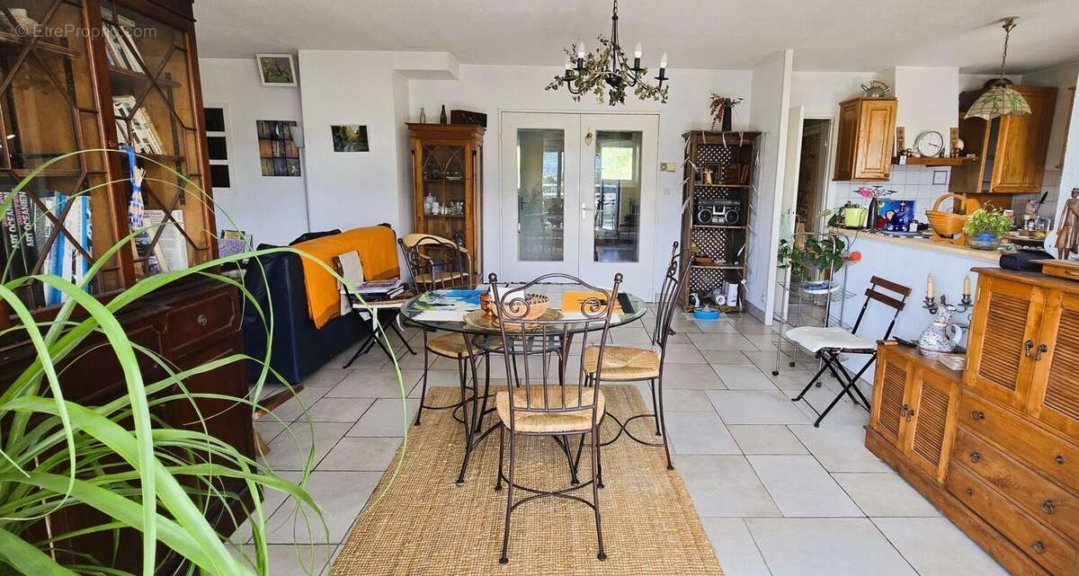 Appartement à SAINT-MARTIN-D'HERES