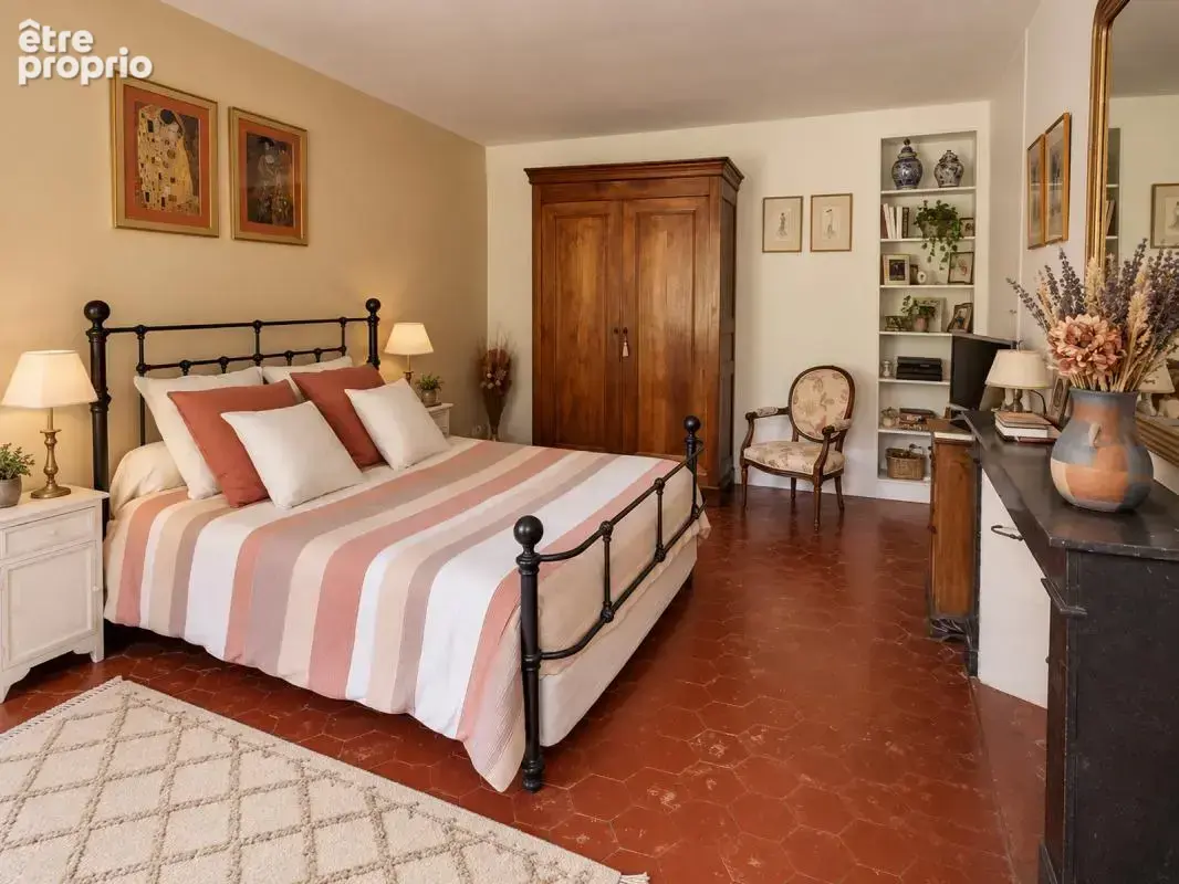Tres belle maison ancienne de 8 pieces en parfait etat avec garage - photo 9