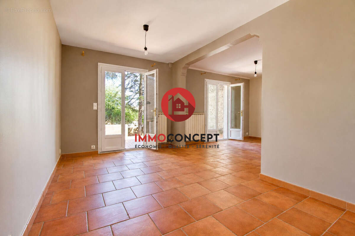 Maison 97 m² à Villeneuve-Les-Avignon  - photo 3