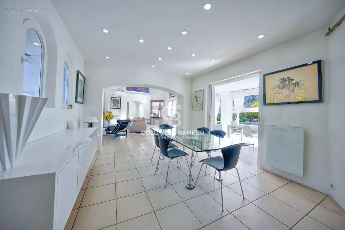 Maison à MOUGINS