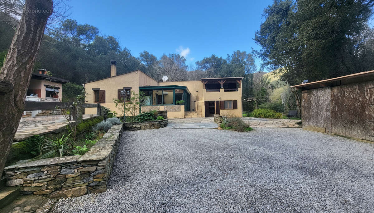 Maison à TOMINO