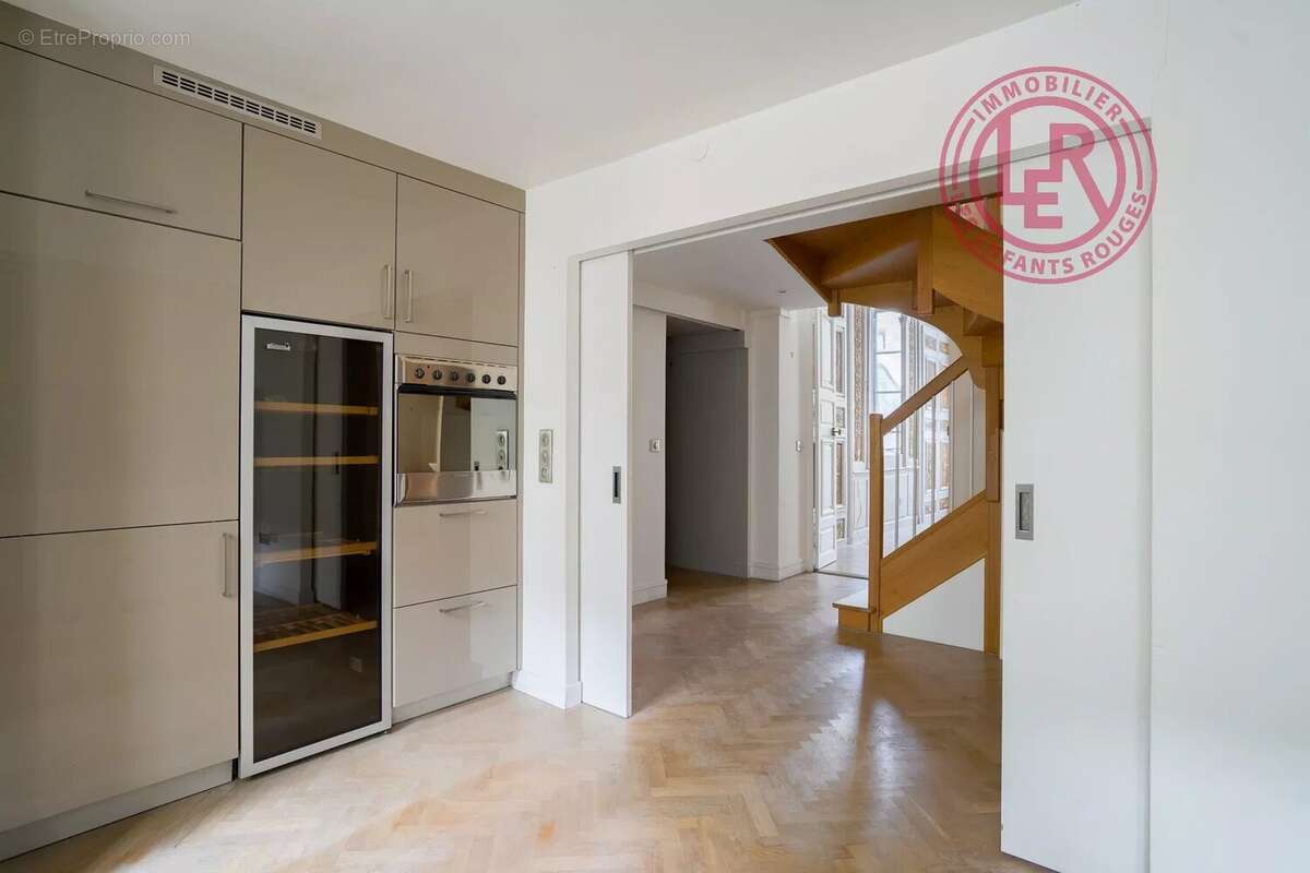 Appartement à PARIS-3E
