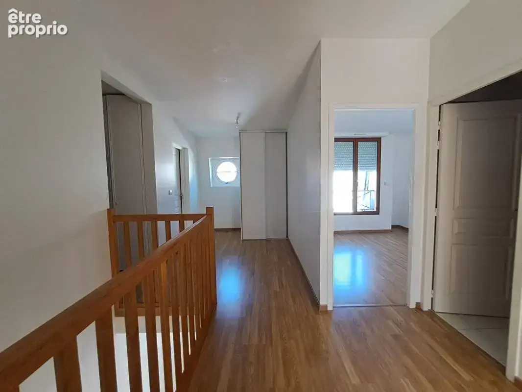 Maison avec 4 chambres et garage - photo 5