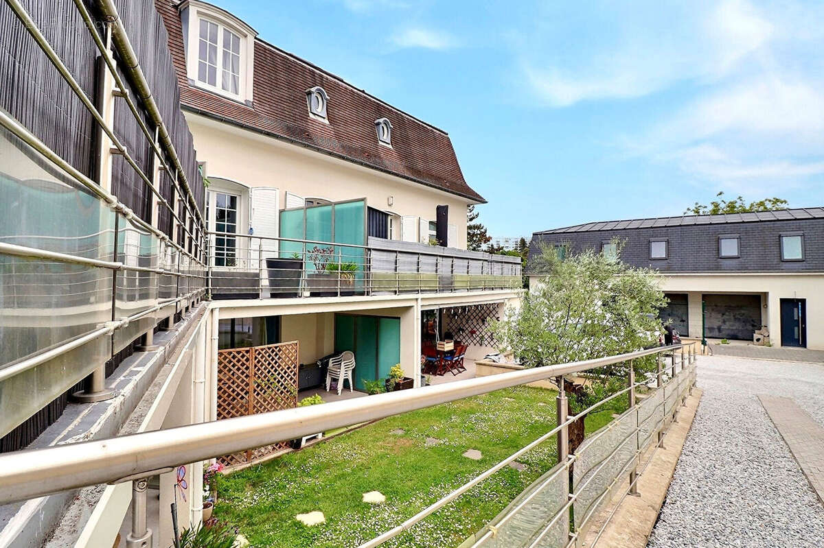 Appartement à MAREIL-MARLY