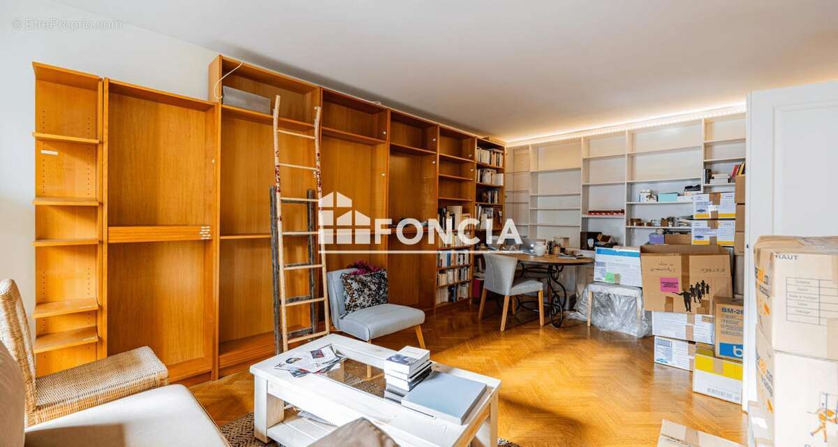 Appartement à PARIS-11E