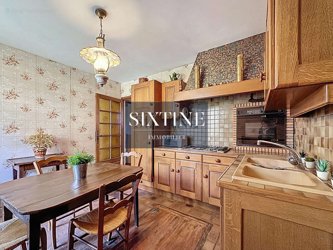 Maison à LA TOUR-DU-PIN