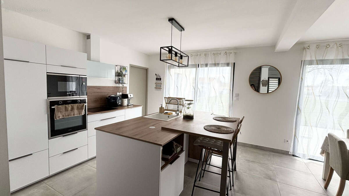 Maison 107 m² à Sevres-Anxaumont  - photo 5